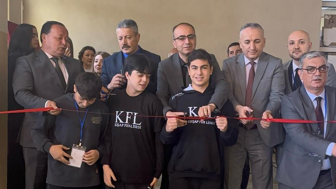 Keşap Fen Lisesi'nde 4006 TÜBİTAK Bilim Fuarı Açılışı Yapıldı.